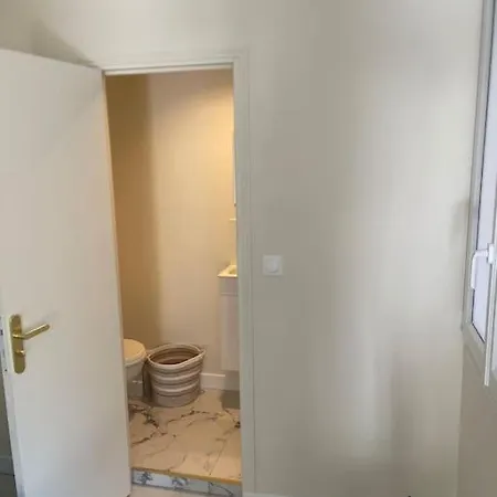 Apartment Le Petit-beauvoisine